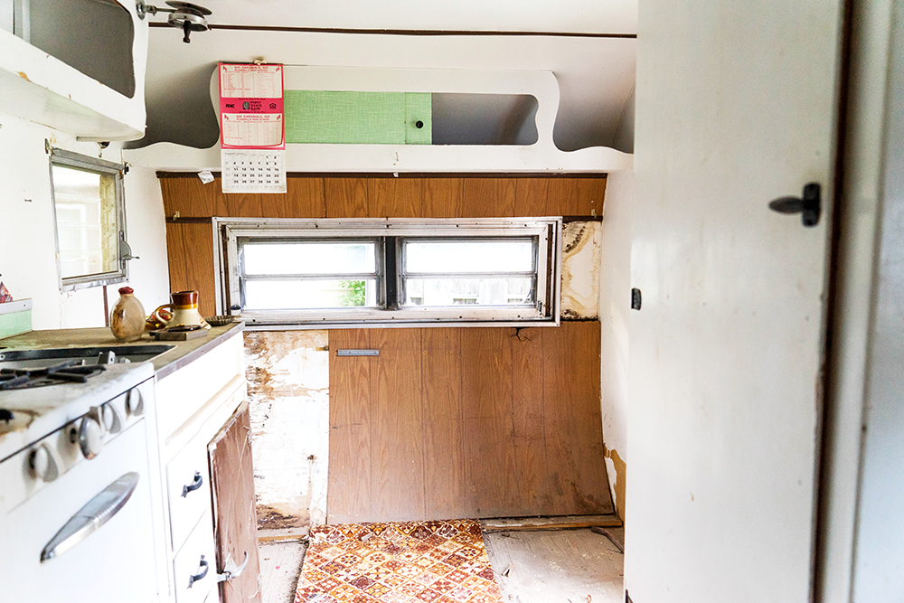 camper-photobooth-before
