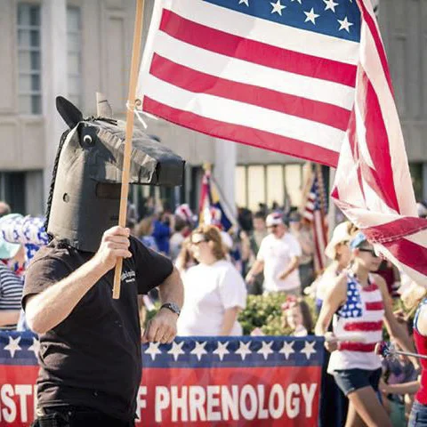 We saw horse masks, real animals and even a washing machine in the parade.&nbsp;