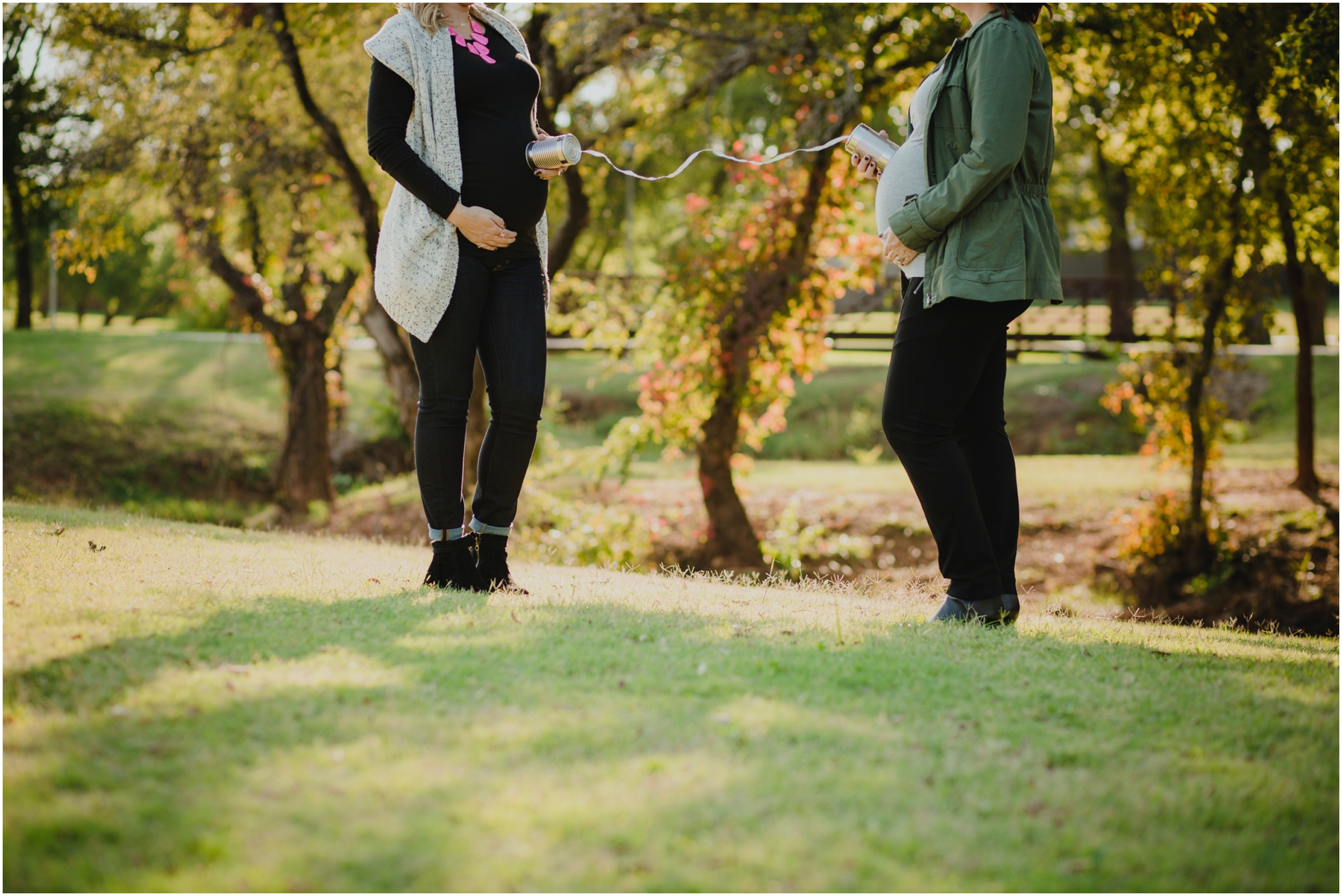 Cute-Maternity-Photos-Sisters.jpg