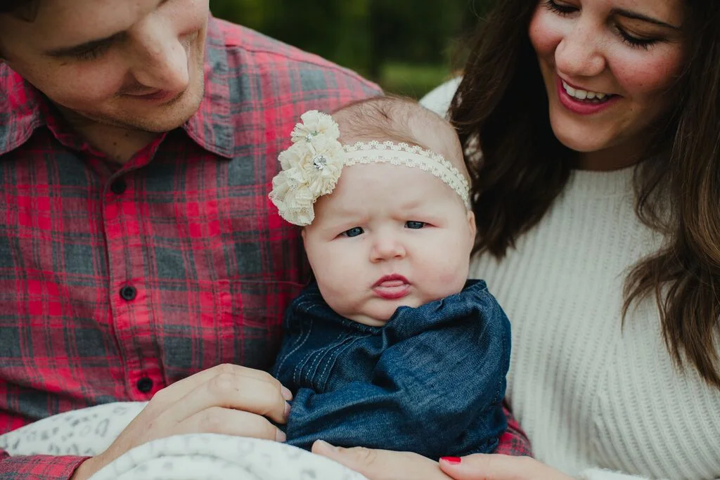 MooreFamilyPhotographyOutfitGuide.jpg