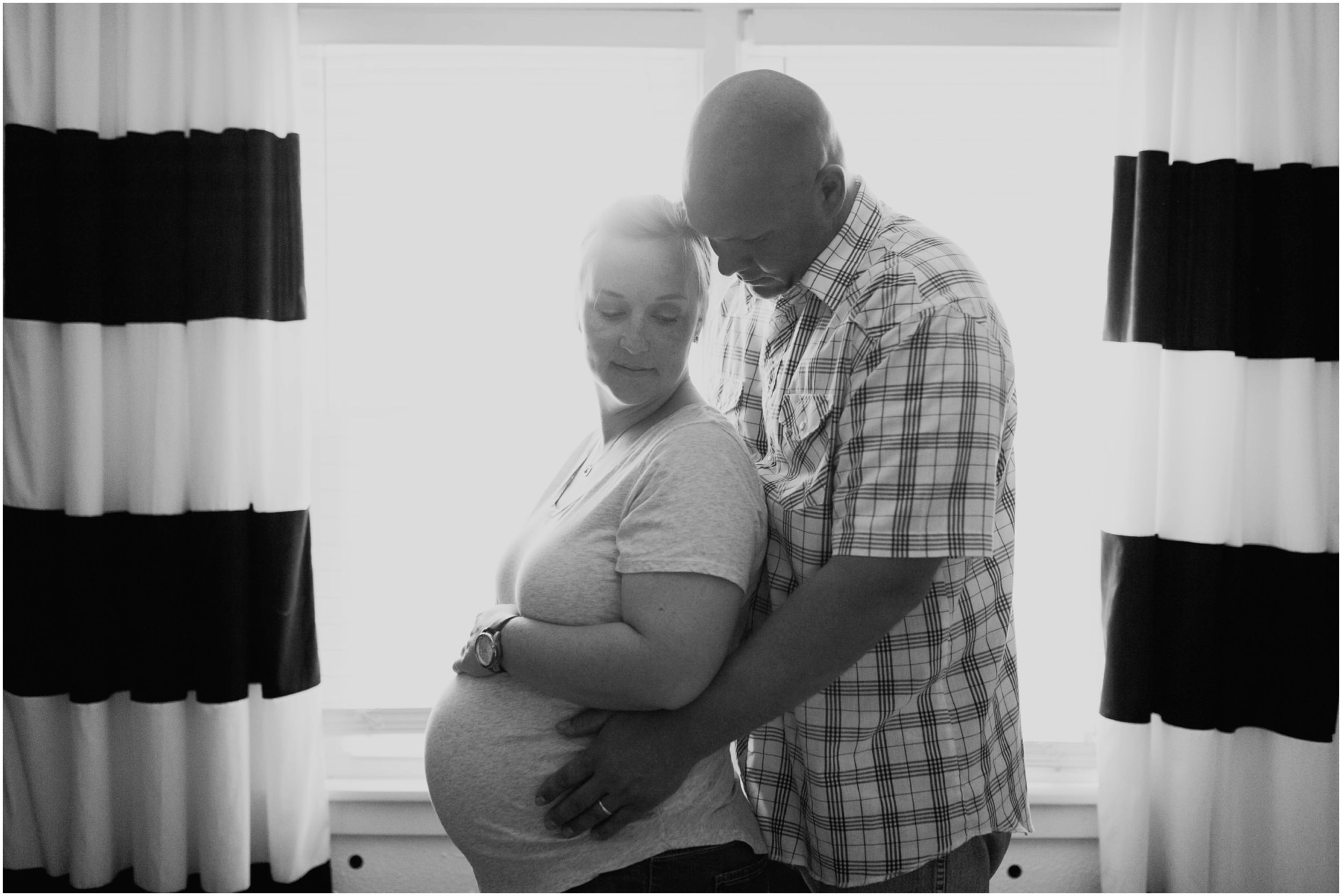 in_home_maternity_photographer_Moore_lifestyle_pregnancy