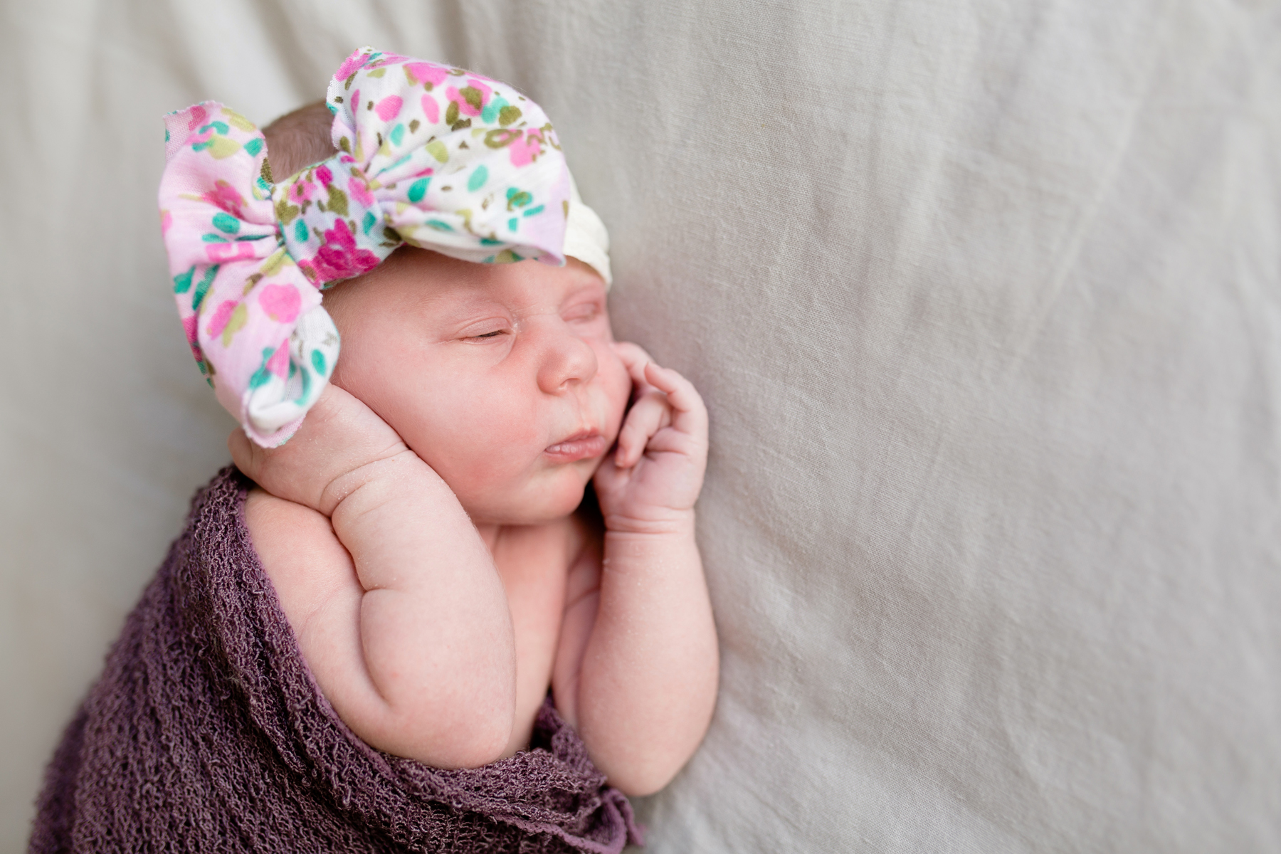 newborn_baby_girl_floral_bows_lifestyle_photographer_oklahoma.jpg