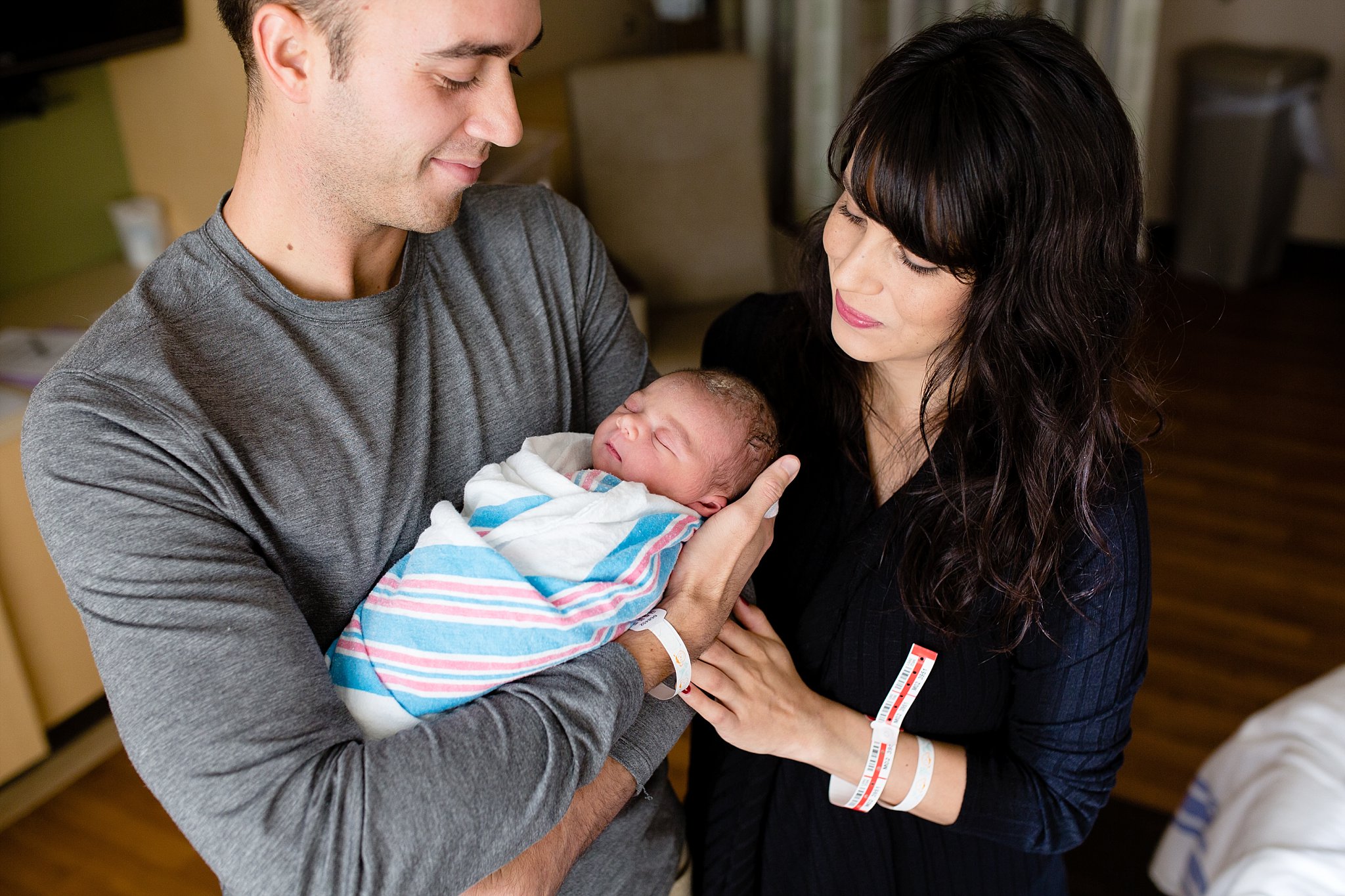 moore-oklahoma-newborn-photographer-baby-family.jpg