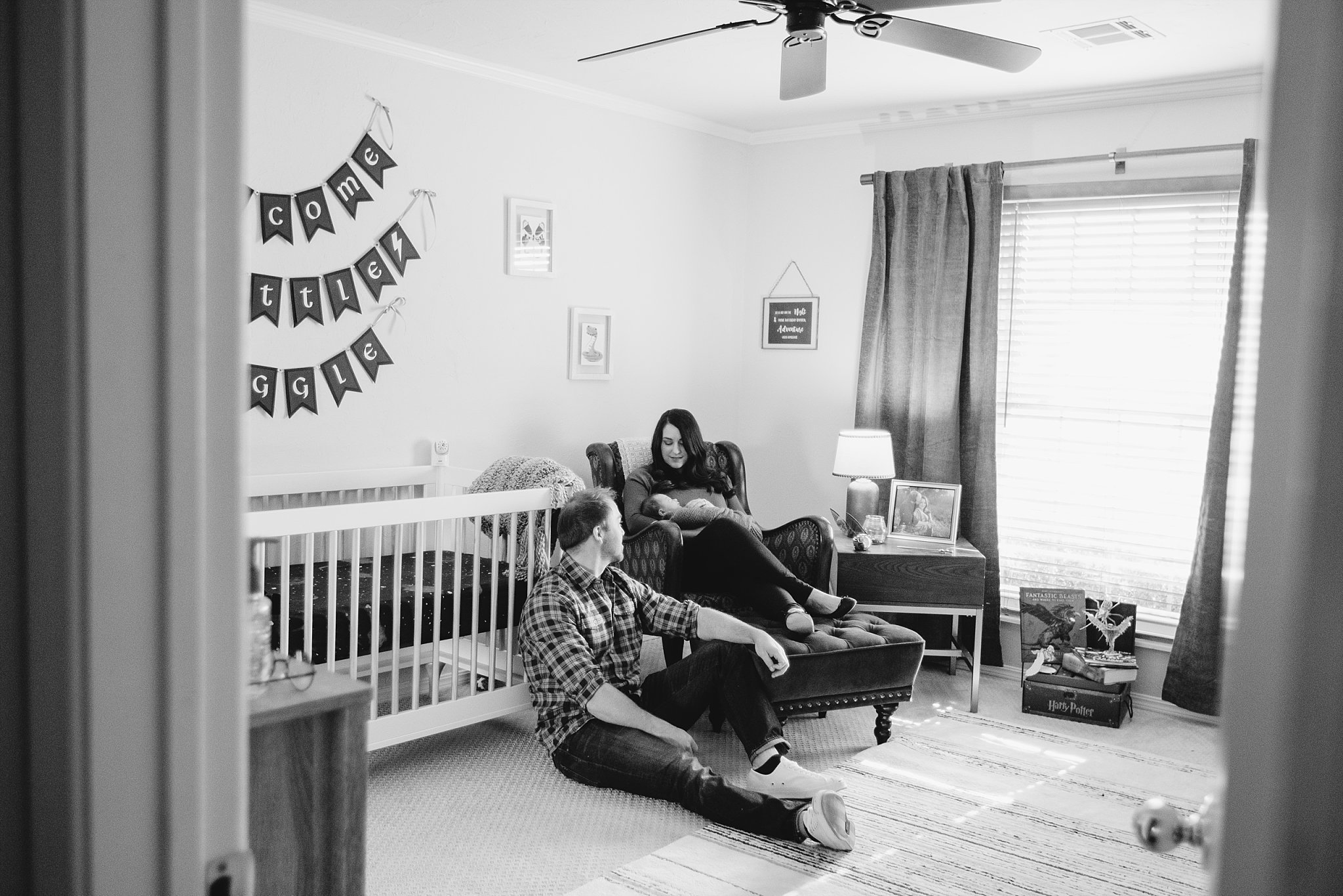 yukon-oklahoma-newborn-photographer-black-white-lifestyle-family.jpg