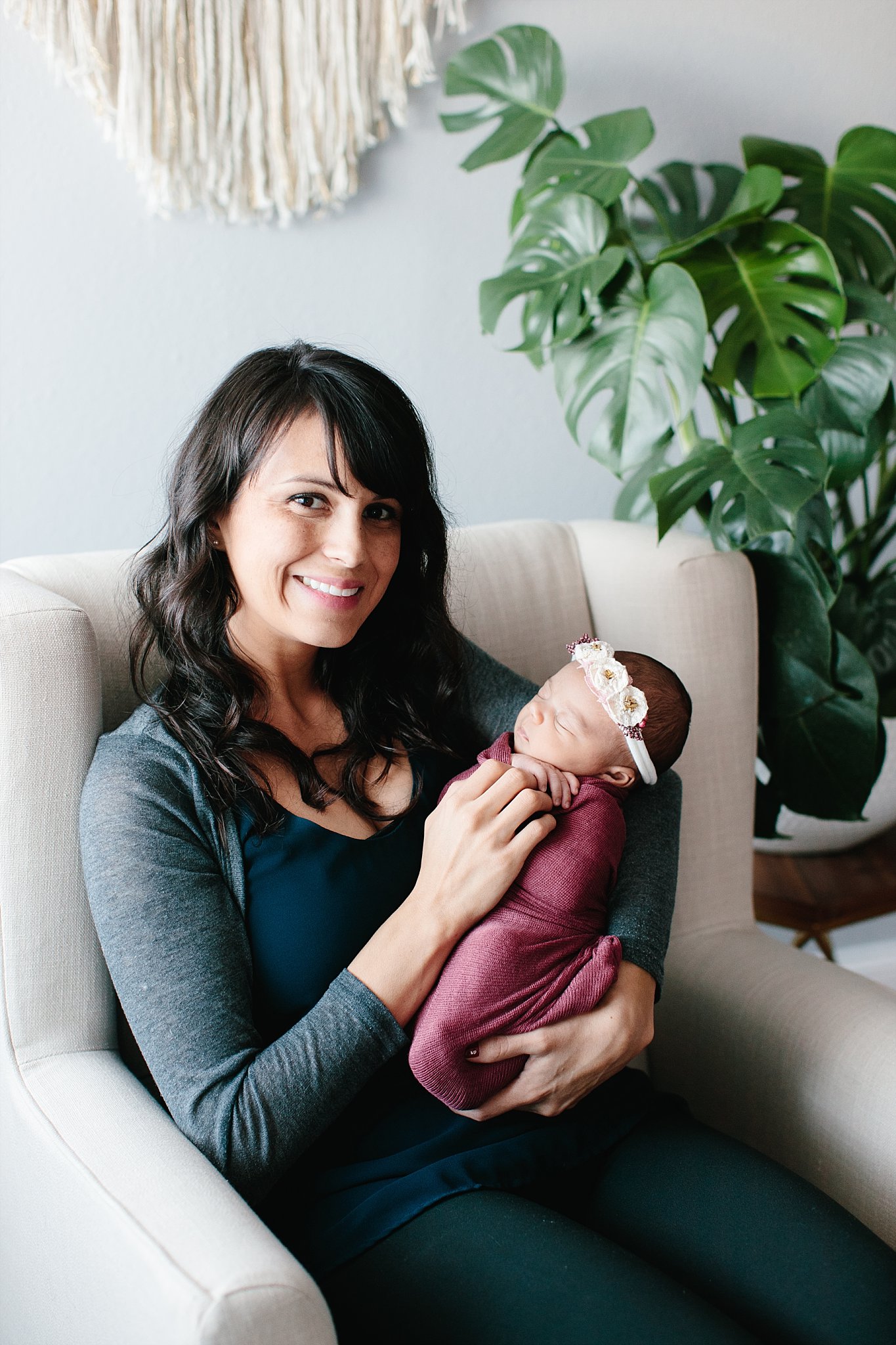 family-photographers-okc-studio-moore-lifestyle-newborn-mom-baby-rocking-chair.jpg