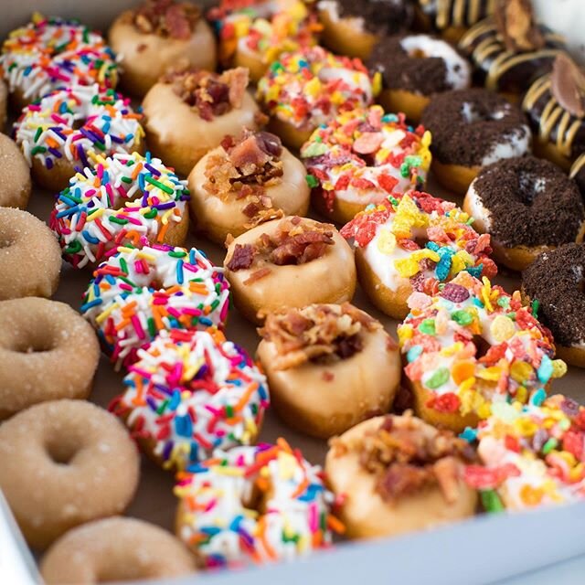 People who tell pregnant women to &ldquo;sleep while they can&rdquo; have obviously never been pregnant. Don&rsquo;t give us advice, give us snacks. 
#pregnancyadvice #mindyabusiness #donuts #donutsofinstagram #foodofinstagram #yum #foodoftheday #foo
