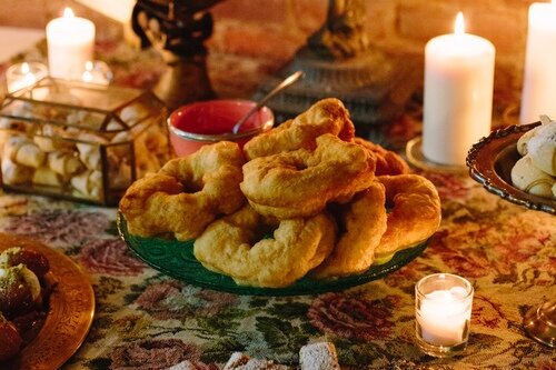 Sfenj (Moroccan Doughnuts)