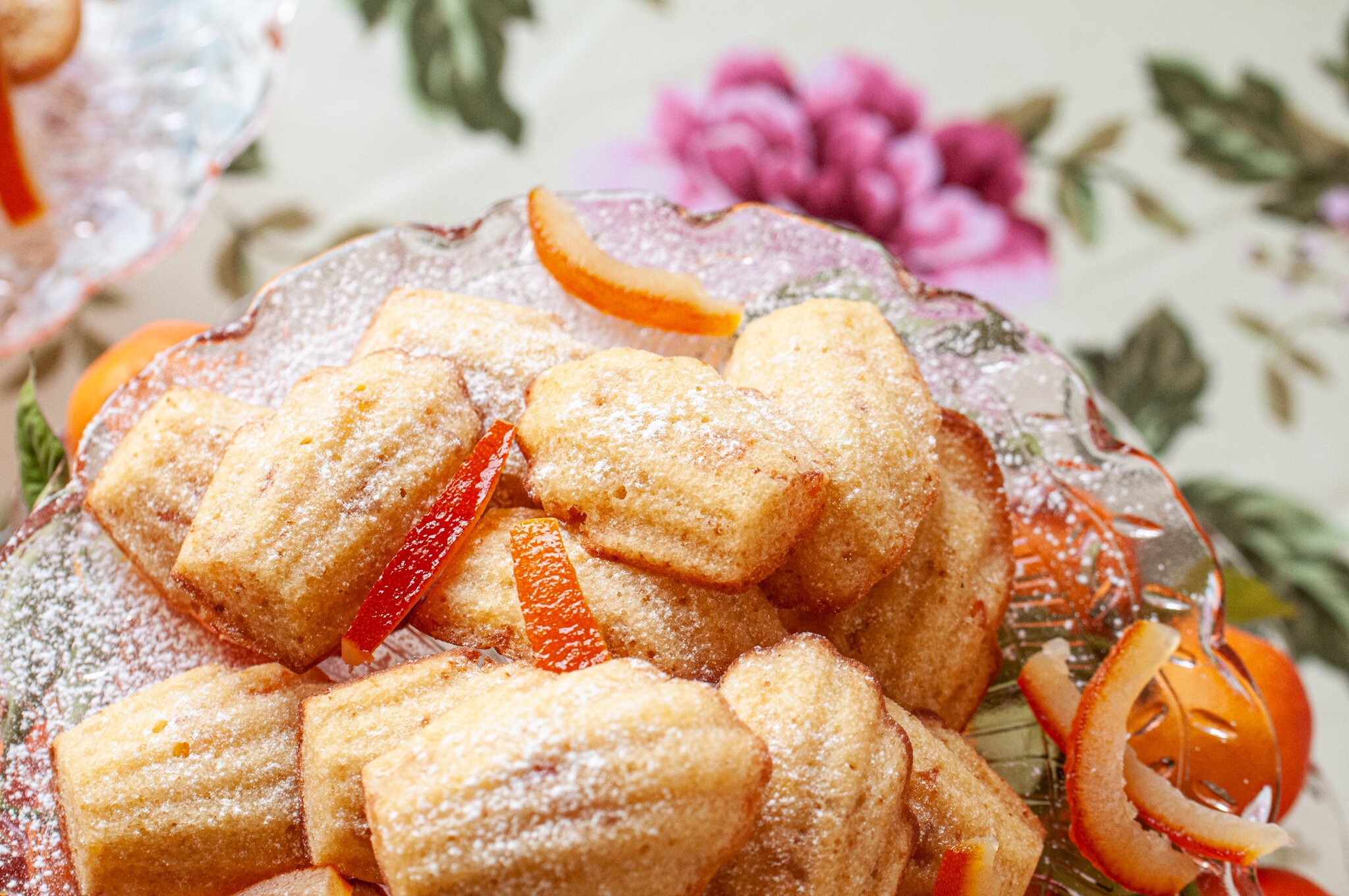 MADELEINES WITH KAFE HAWAIJ AND ORANGE ZEST