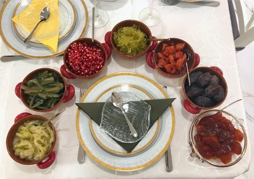 The Food We Eat on Rosh Hashanah and Why — Middle Eastern Pantry ...