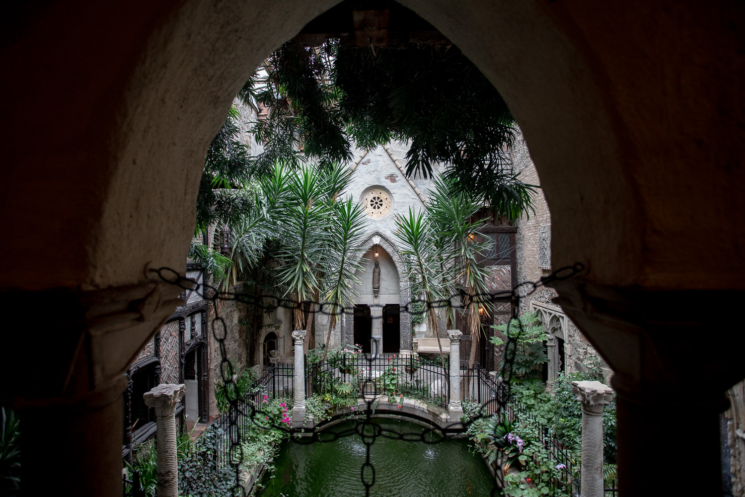 Another view of the courtyard.