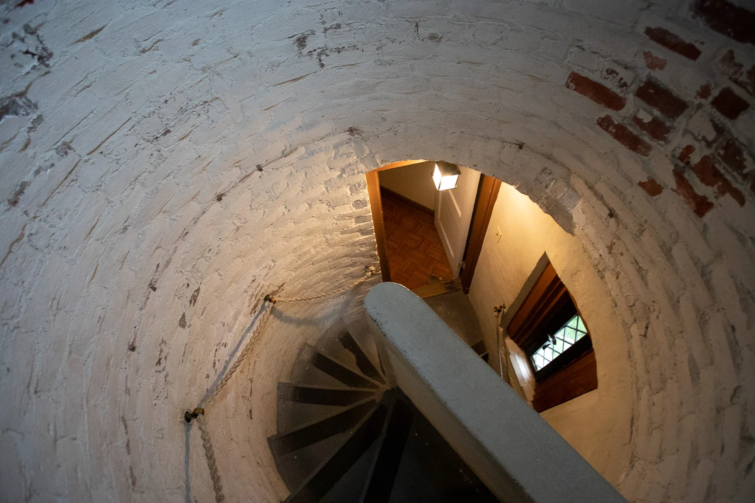 Curiously, this staircase was built with for the convenience of left-handed persons. For right-handed people, it is a bit awkward to traverse.