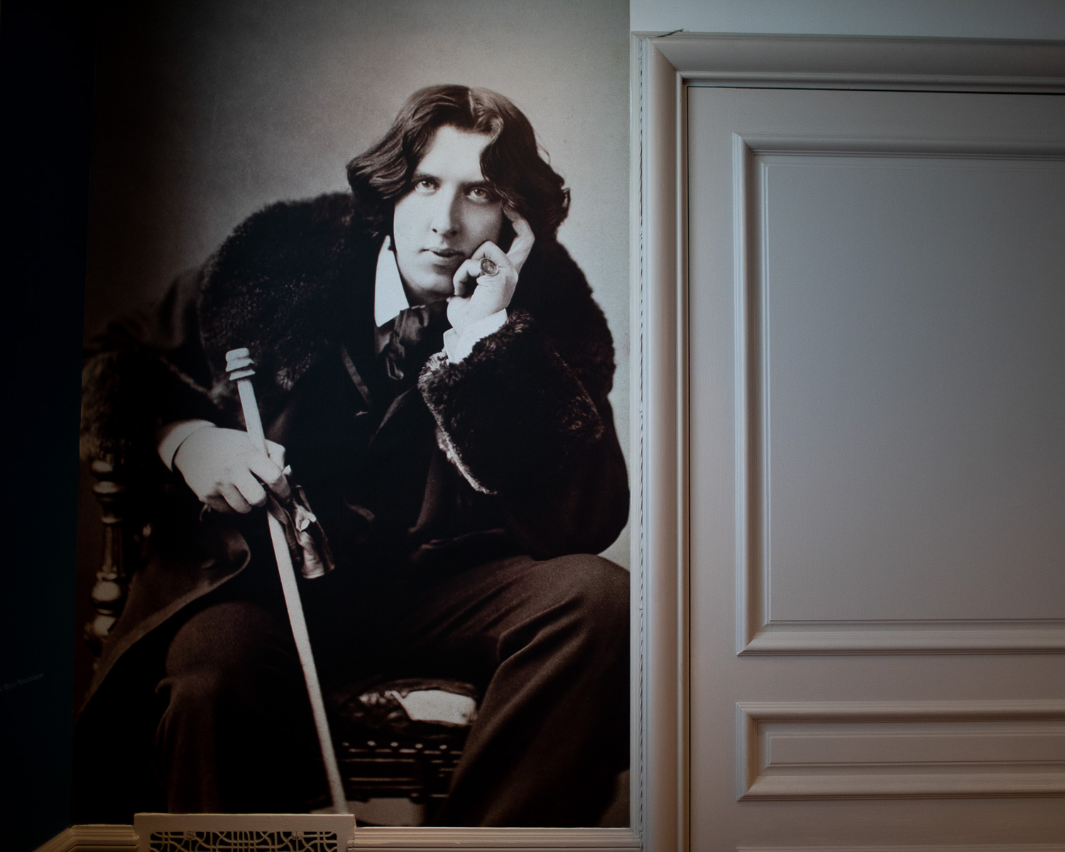 Oscar Wilde portrait at the Rosecliff special exhibition Bohemian Beauty: The Aesthetic Movement and Oscar Wilde’s Newport