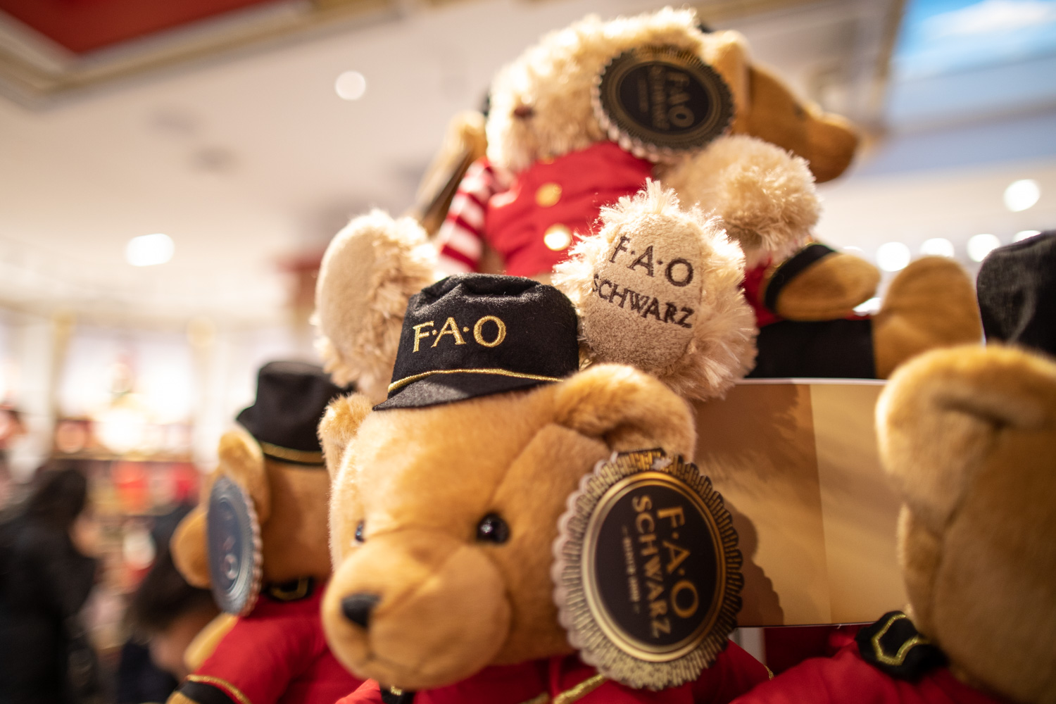 FAO Schwarz Gigi Hadid Plush Toy Soldier Teddy Bear 16 Brand New