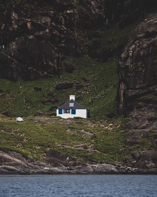 On the third day of the Scotland trip, our group took a boat to an iconic range of rocky, jagged mountains in the Isle of Skye known as the Cuillin. The main ridge is known as the Black Cuillin, which is composed of igneous rock and basalt.
⠀ 
Along 