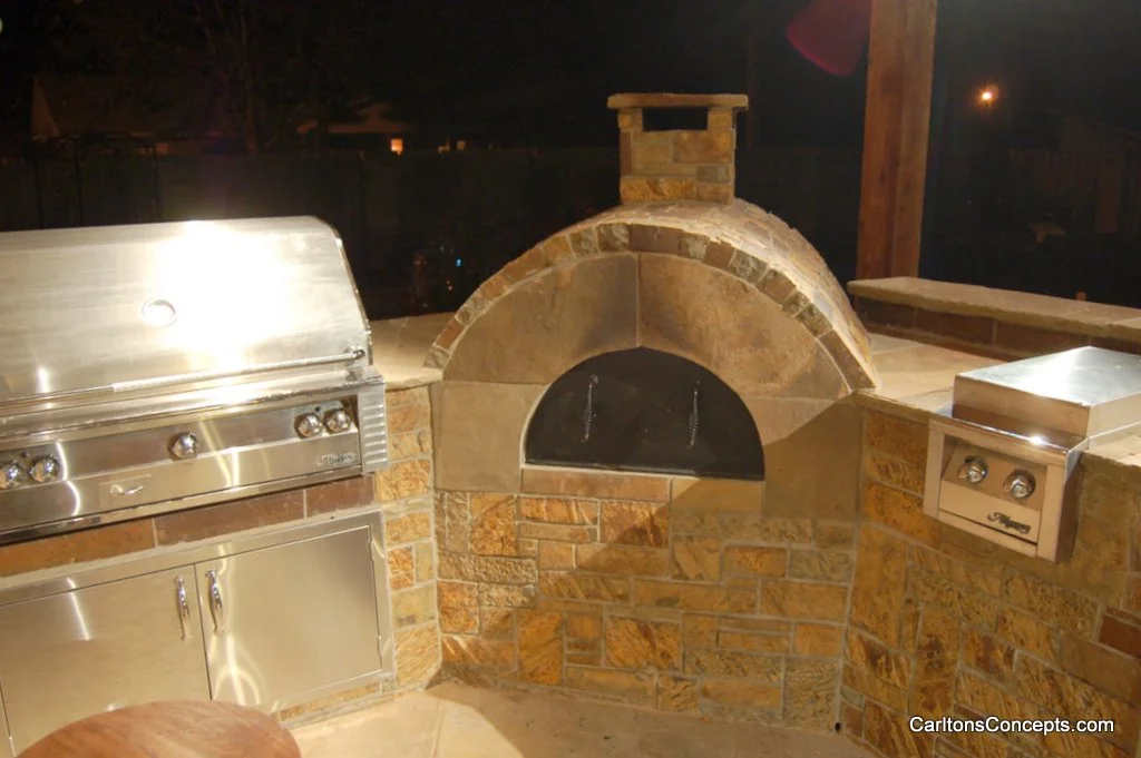 Outdoor_Fireplace_Construction_016.jpg