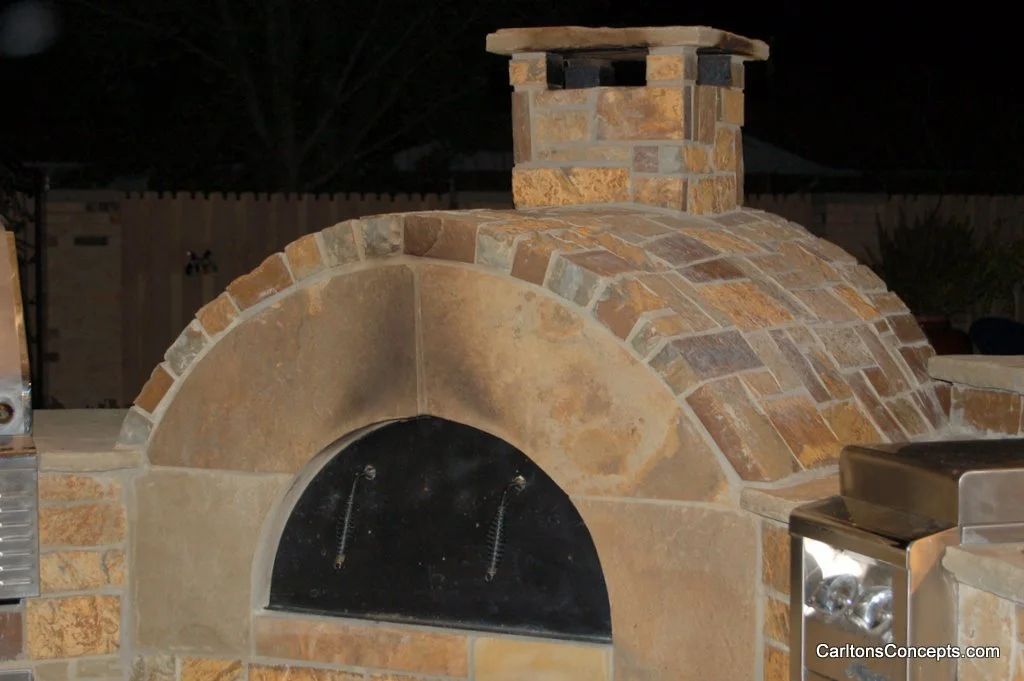 Outdoor_Fireplace_Construction_006.jpg