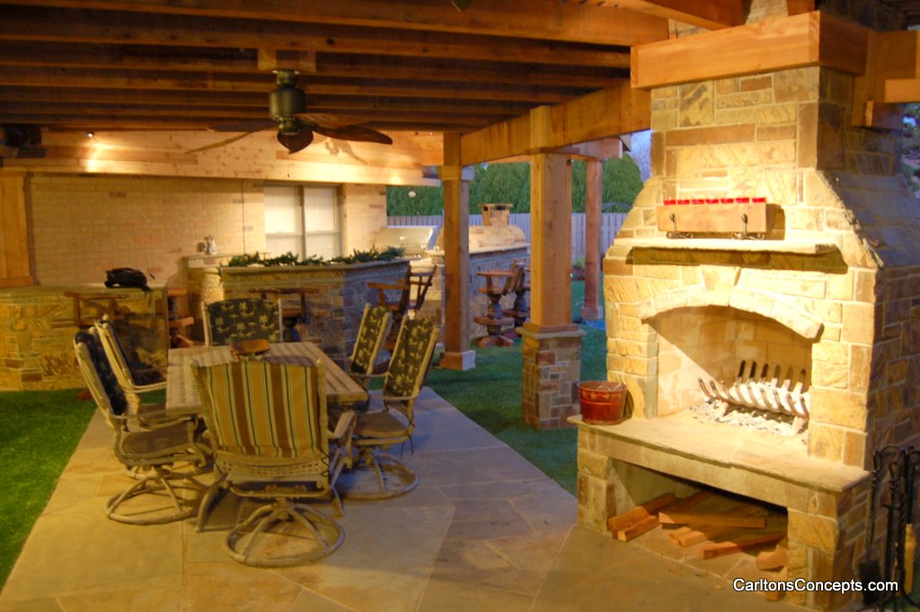 Outdoor_Fireplace_Construction_018.jpg