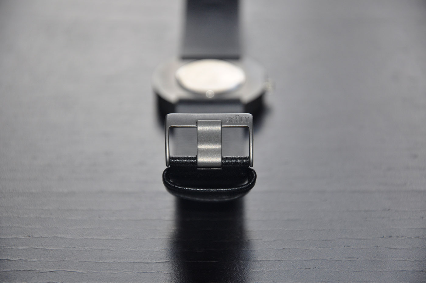 A nice touch is having the Braun logo embossed yet again on the metal lock.