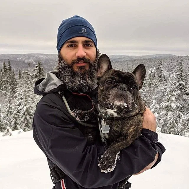 Voici quelques photos de nos pensionnaires chez leurs gardiens. 😍
☑️ Zozo, bouledogue fran&ccedil;ais chez Clo&eacute; &agrave; St-Augustin &quot;Tr&egrave;s belle randonn&eacute;e &agrave; la Vall&eacute;e Bras-du-Nord&quot;.
☑️ Lancelot, caniche r