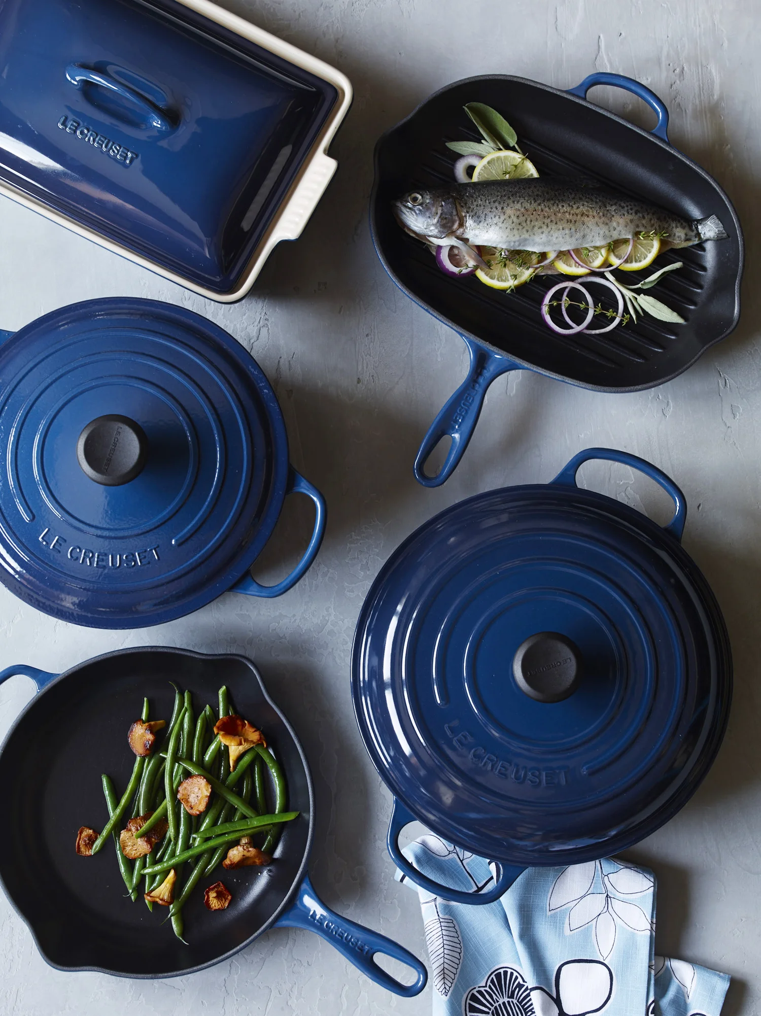 lecruset_blue.jpg