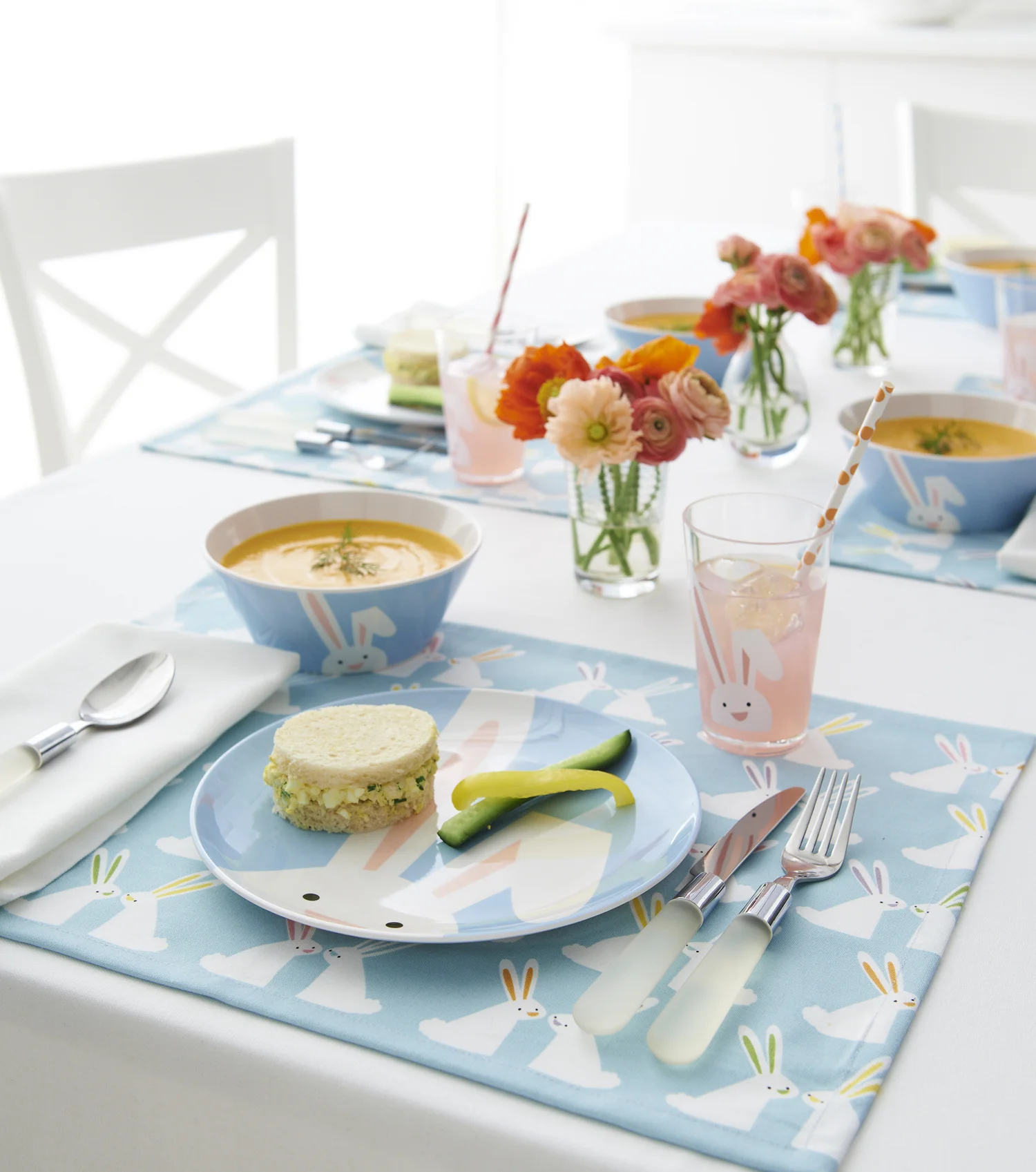 kids_easter_table.jpg