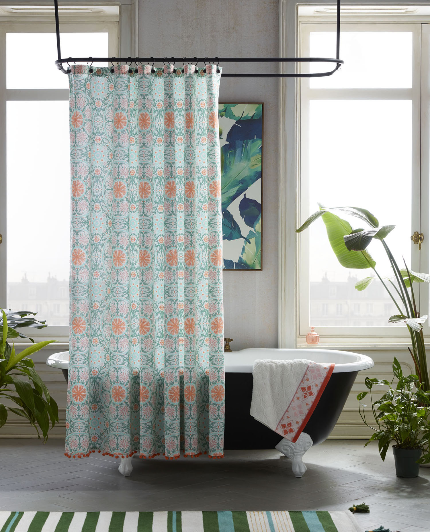 C-000693-01-028_064-18-3682_ShowerCurtainMultiMedallionPrint.jpg