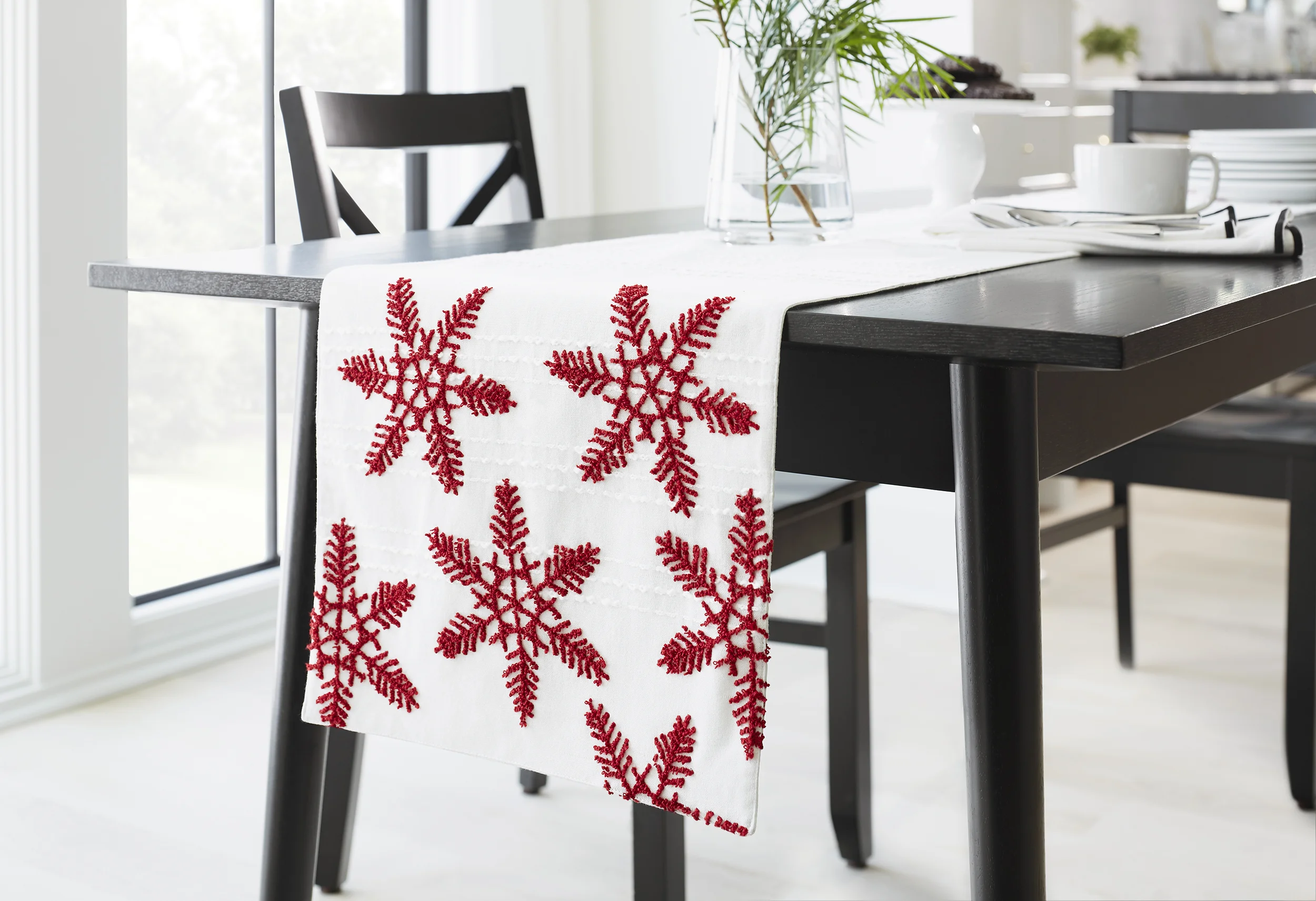 C-000693-01-147_067-05-0740_Couch Stitched Snowflake Table Runner_FPO.jpg