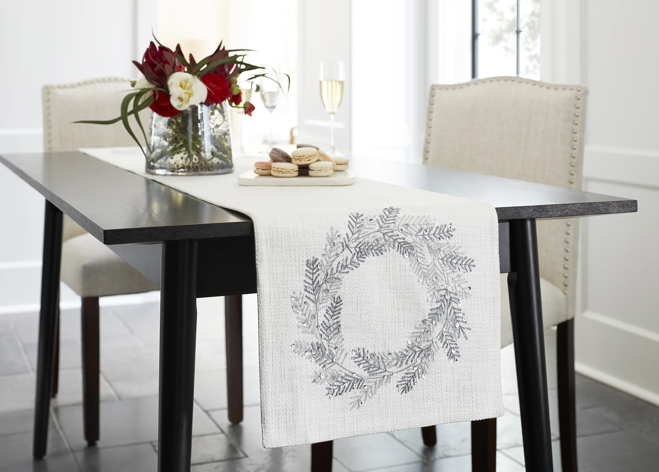 C-000693-01-147_067-05-0750_Silver Sequin Wreath Runner_FPO.jpg
