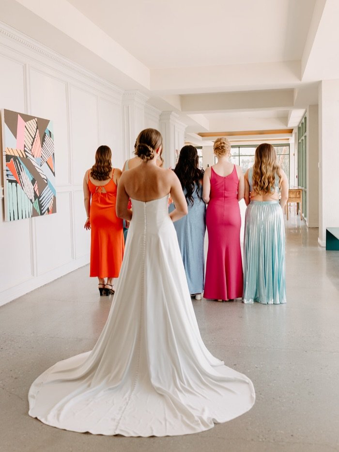 First look with her best girls before &ldquo;I do&rdquo;. Hair done, make up glowing, hearts full 🥹💕 &bull;
📸 @lapetitephoto.la 
@bluemooneventplanning 
@bradthevideoguy 
@dartcollective 
@lapinataparty 
@lovehermadlylb 
@letsgetmarriedbymarie 
@b