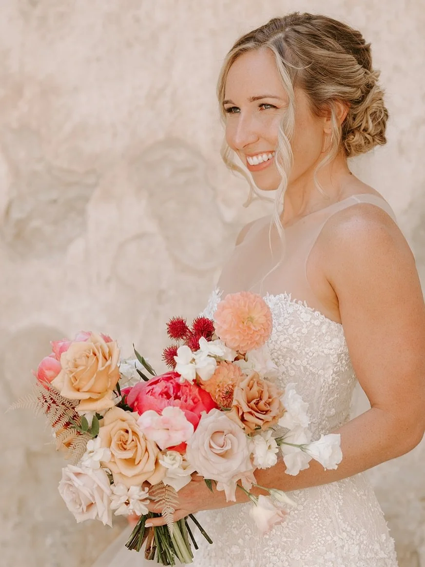 Natural yet glowy skin ✨ 
&bull;
@gracieoliverboamah 
@ashgabes_photography 
@beautifulsavageflowers 
@franciscangardens 
@detailsdarling 
&bull;
&bull;
#sanjuancapistranowedding #orangecountyweddings #orangecountybride