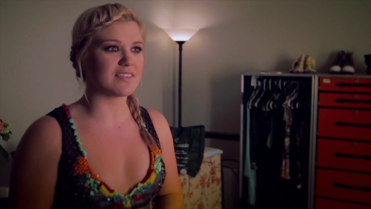 ON TOUR : TAIT STAGES - Kelly Clarkson "THE PODS"
