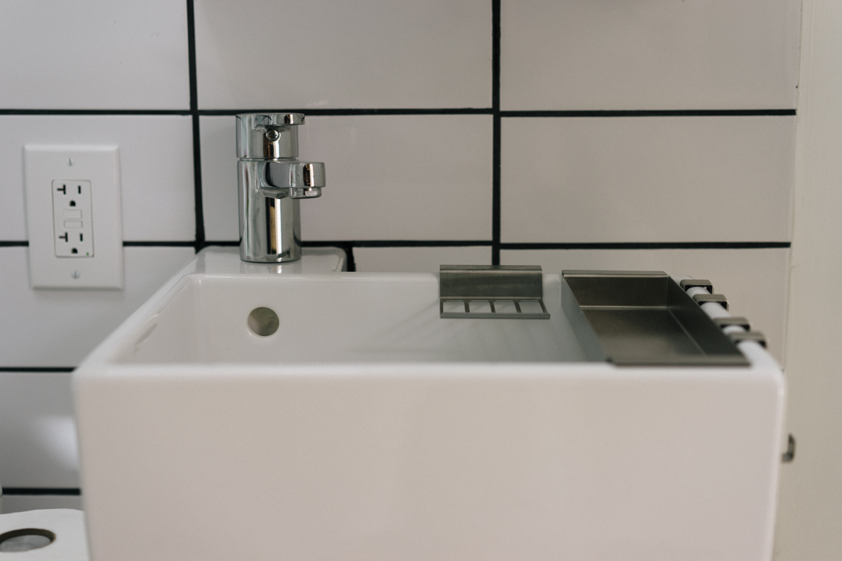 Compact and efficient vanity.