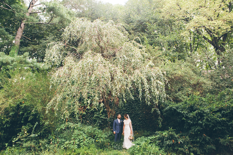 A New York City Outdoor Wedding in Fort Tryon Park - The New Leaf Restaurant