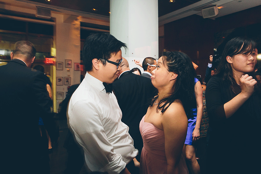 KAT-WILL-NYC-WEDDING-MANHATTAN-CYNTHIACHUNG-0085.gif