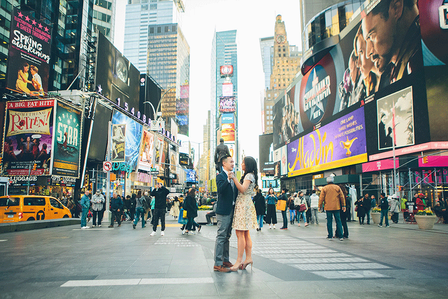 JENNIFER-PAUL-NYC-ENGAGEMENT-SESSION-CYNTHIACHUNG-BLOG-0050.gif