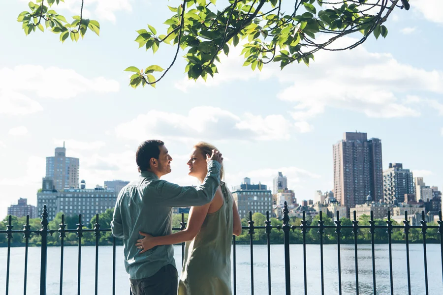 CLAUDIA-BRENDAN-UPPERWESTSIDE-CENTRALPARK-ENGAGEMENT-SESSION-BLOG-CYNTHIACHUNG-0013.jpg