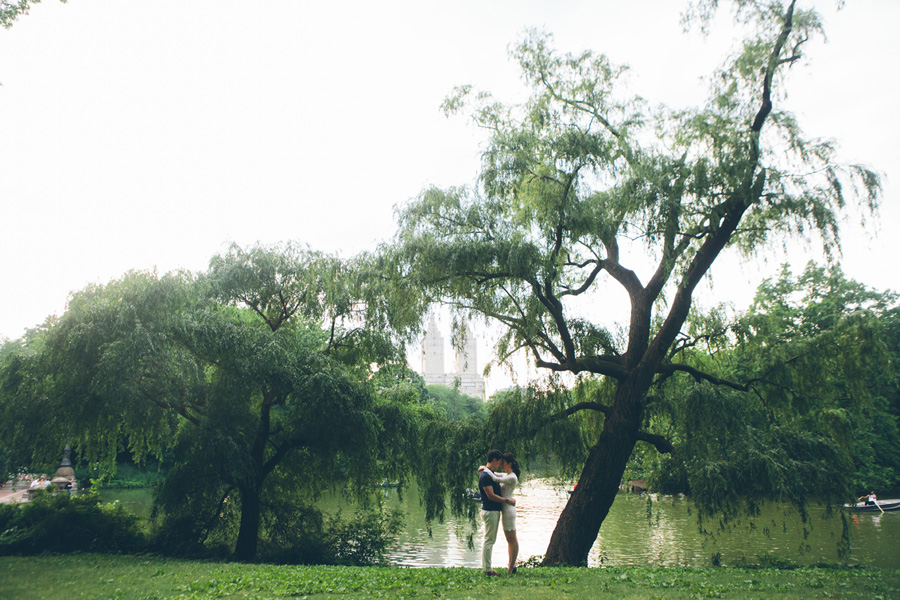 LINDA-DANIEL-ENGAGEMENT-CENTRALPARK-MET-NYC-CYNTHIACHUNG-0057.jpg