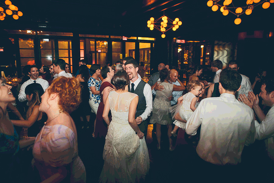 LAURIE-MATT-501-UNION-BROOKLYN-NYC-WEDDING-BLOG-CYNTHIACHUNG-A-0082.gif