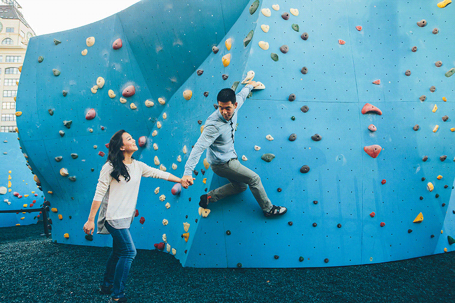ELIZA-DAVID-NYC-BROOKLYN-BRIDGE-PARK-ENGAGEMENT-SESSION-CYNTHIACHUNG-0013.gif