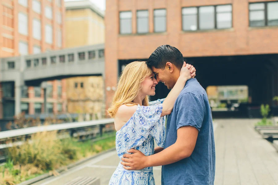 A NYC FRIENDS TV SHOW INSPIRED ENGAGEMENT SESSION AT WASHINGTON SQUARE PARK IN NEW YORK CITY and The High Line