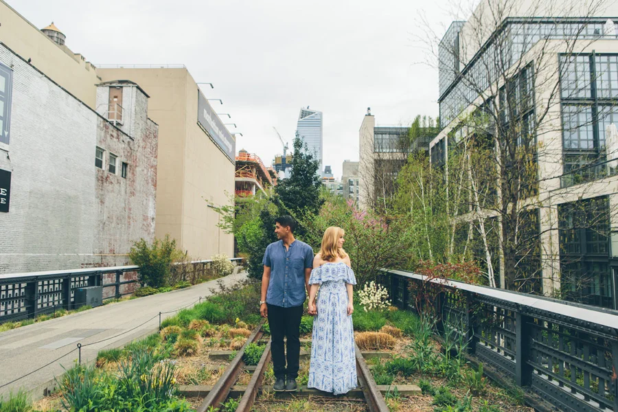 A NYC FRIENDS TV SHOW INSPIRED ENGAGEMENT SESSION AT WASHINGTON SQUARE PARK IN NEW YORK CITY and The High Line
