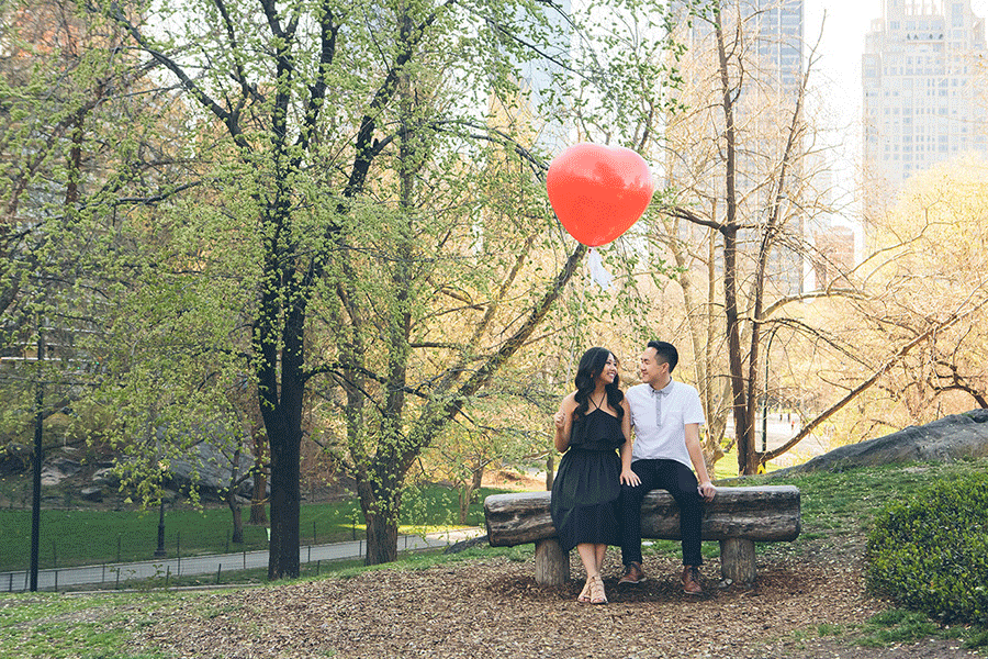 NEW-YORK-CITY-WEDDING-PHOTOGRAPHER-BROOKLYN-CENTRAL-PARK-ENGAGEMENT-PHOTOGRAPHY-CYNTHIACHUNG-0083.gif