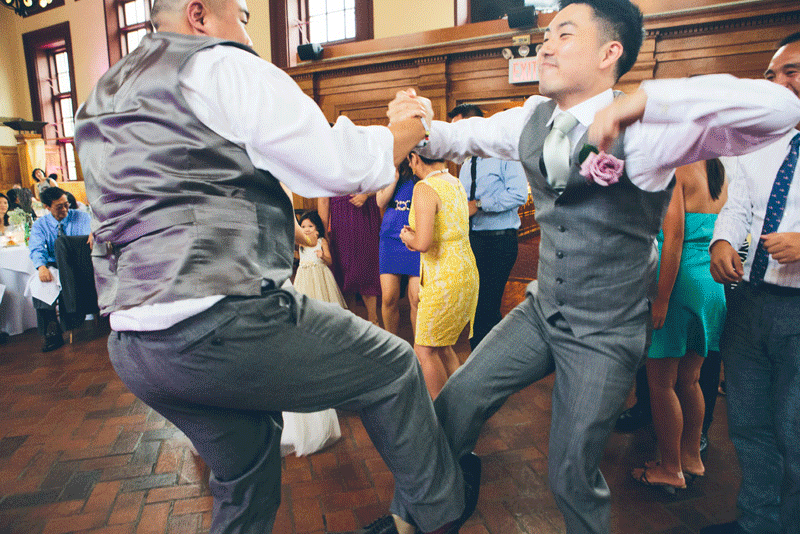 NEW-YORK-CITY-WEDDING-PHOTOGRAPHER-BROOKLYN-CENTRAL-PARK-ENGAGEMENT-PHOTOGRAPHY-CYNTHIACHUNG-RECEPTION-0008.gif