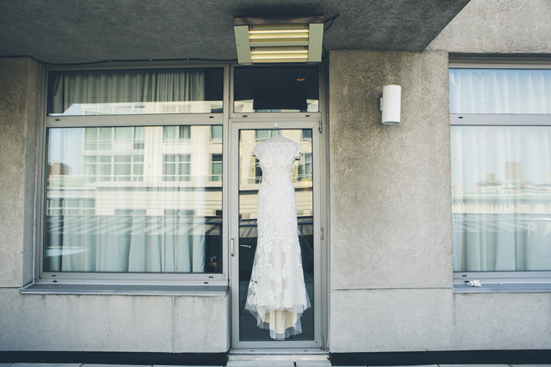 NEW-YORK-CITY-WEDDING-PHOTOGRAPHER-INTIMATE-WEDDING-NEW-LEAF-FORT-TRYON-PARK-UPPER-WEST-SIDE-NYC-ELOPEMENT-BROOKLYN-PROMENADE-CITYHALL-MANHATTAN-BROOKLYN-WEDDING-PHOTOGRAPHY-LAURENERIC-0005.jpg