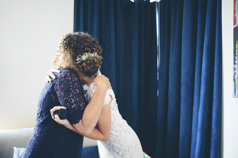 NEW-YORK-CITY-WEDDING-PHOTOGRAPHER-INTIMATE-WEDDING-NEW-LEAF-FORT-TRYON-PARK-UPPER-WEST-SIDE-NYC-ELOPEMENT-BROOKLYN-PROMENADE-CITYHALL-MANHATTAN-BROOKLYN-WEDDING-PHOTOGRAPHY-LAURENERIC-0011.jpg