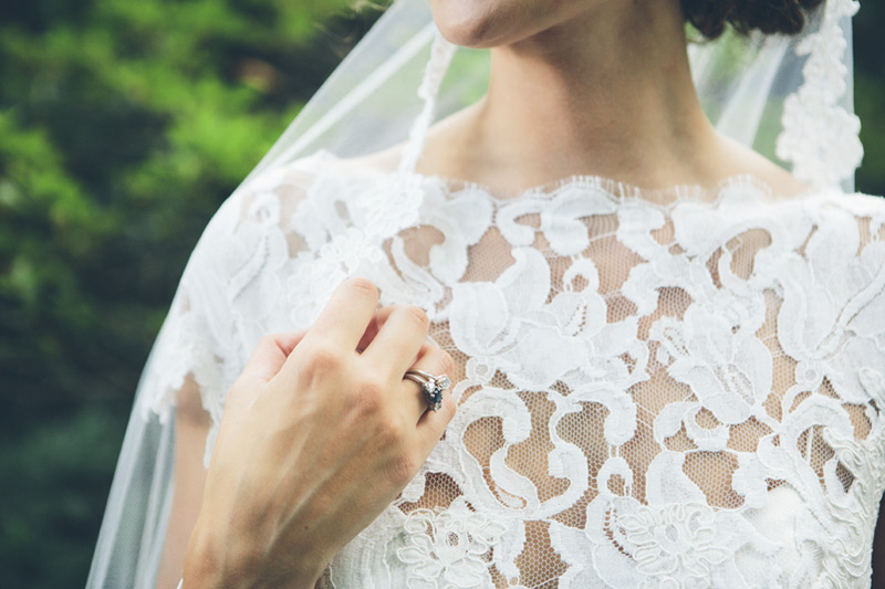 NEW-YORK-CITY-WEDDING-PHOTOGRAPHER-INTIMATE-WEDDING-NEW-LEAF-FORT-TRYON-PARK-UPPER-WEST-SIDE-NYC-ELOPEMENT-BROOKLYN-PROMENADE-CITYHALL-MANHATTAN-BROOKLYN-WEDDING-PHOTOGRAPHY-LAURENERIC-0015.jpg