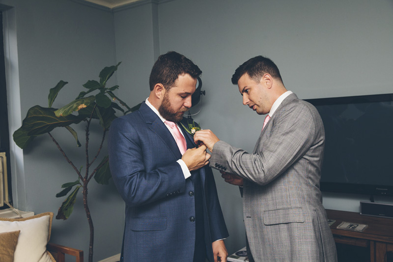 NEW-YORK-CITY-WEDDING-PHOTOGRAPHER-INTIMATE-WEDDING-NEW-LEAF-FORT-TRYON-PARK-UPPER-WEST-SIDE-NYC-ELOPEMENT-BROOKLYN-PROMENADE-CITYHALL-MANHATTAN-BROOKLYN-WEDDING-PHOTOGRAPHY-LAURENERIC-0021.jpg