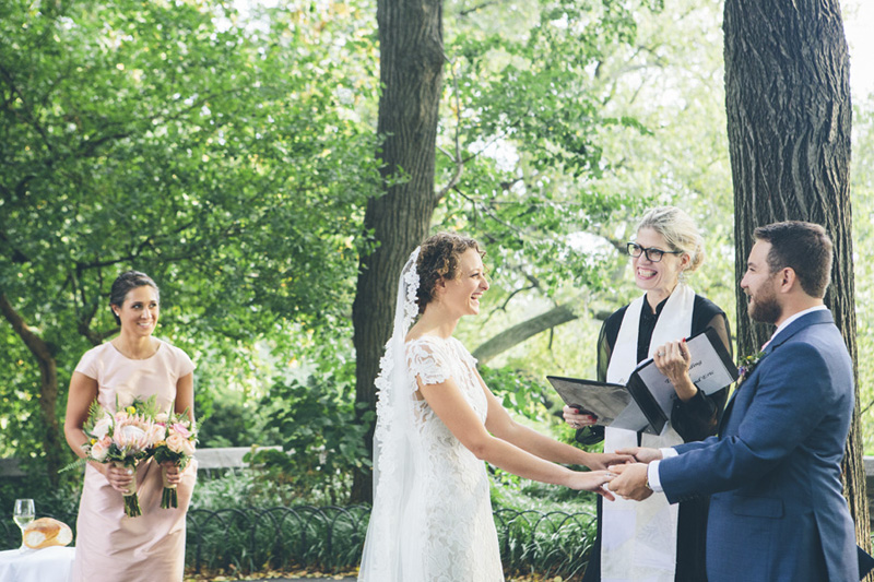 NEW-YORK-CITY-WEDDING-PHOTOGRAPHER-INTIMATE-WEDDING-NEW-LEAF-FORT-TRYON-PARK-UPPER-WEST-SIDE-NYC-ELOPEMENT-BROOKLYN-PROMENADE-CITYHALL-MANHATTAN-BROOKLYN-WEDDING-PHOTOGRAPHY-LAURENERIC-0041.jpg