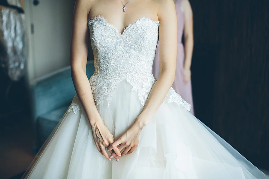 NEW-YORK-CITY-WEDDING-PHOTOGRAPHER-INTIMATE-WEDDING-DOMINICK-HOTEL-SOHO-WEDDING-TRIBECA-WEST-VILLAGE-monique-lhuillier-WEDDING-DRESS-ELOPEMENT-BROOKLYN-PROMENADE-CITYHALL-MANHATTAN-BROOKLYN-WEDDING-PHOTOGRAPHY-LAURENERIC-0023.jpg