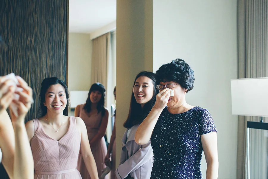 NEW-YORK-CITY-WEDDING-PHOTOGRAPHER-INTIMATE-WEDDING-DOMINICK-HOTEL-SOHO-WEDDING-TRIBECA-WEST-VILLAGE-monique-lhuillier-WEDDING-DRESS-ELOPEMENT-BROOKLYN-PROMENADE-CITYHALL-MANHATTAN-BROOKLYN-WEDDING-PHOTOGRAPHY-LAURENERIC-0030.jpg